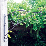 Hanging Baskets & Brackets